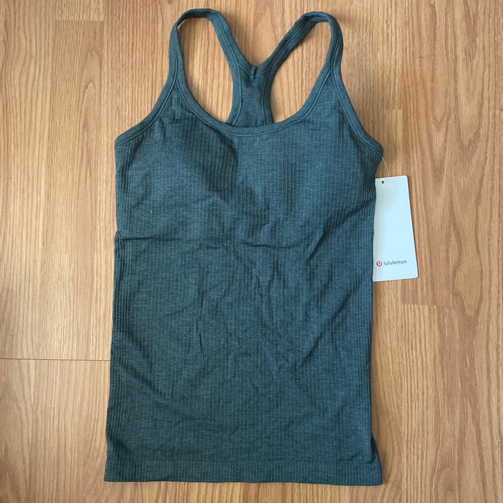 ❤️ Lululemon Ebb to Street Tank in Smoked Spruce Size 6 NWT